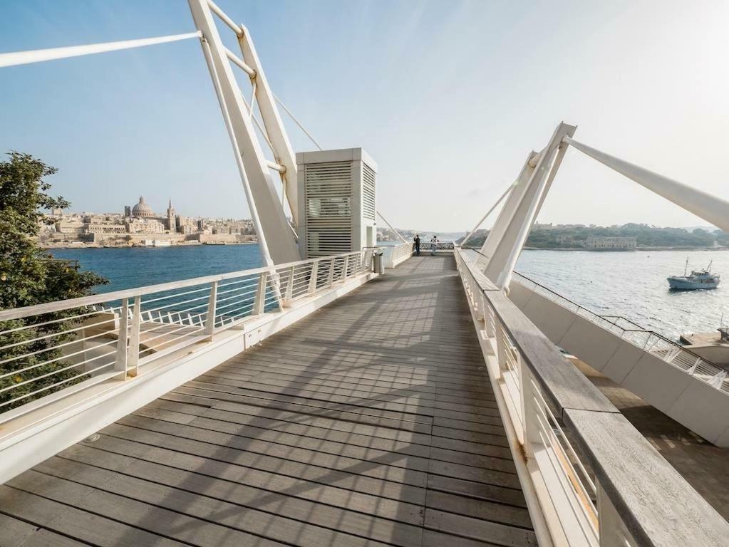 Gorgeous Apartment With Terrace In Fort Cambridge, Pool Sliema Esterno foto