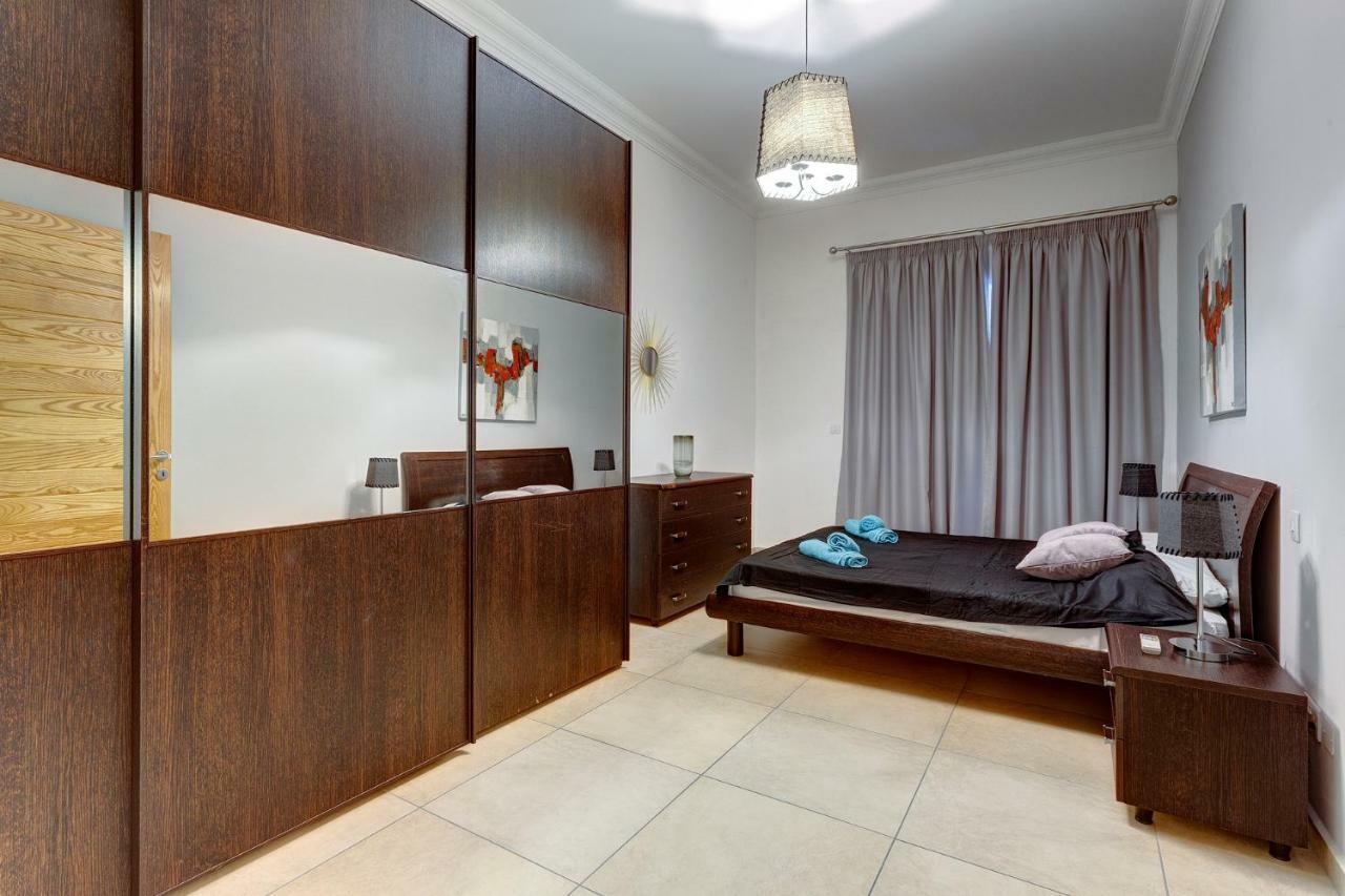 Gorgeous Apartment With Terrace In Fort Cambridge, Pool Sliema Esterno foto